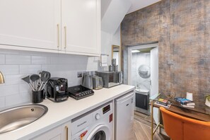 Interior - Adventure Awaits: Central London Studio (London)