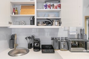 Private kitchen - Adventure Awaits: Central London Studio (London)