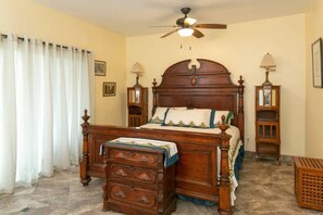 Room - Cay Syrah! 4 bedroom home! Solar/battery backup! (Cruz Bay)