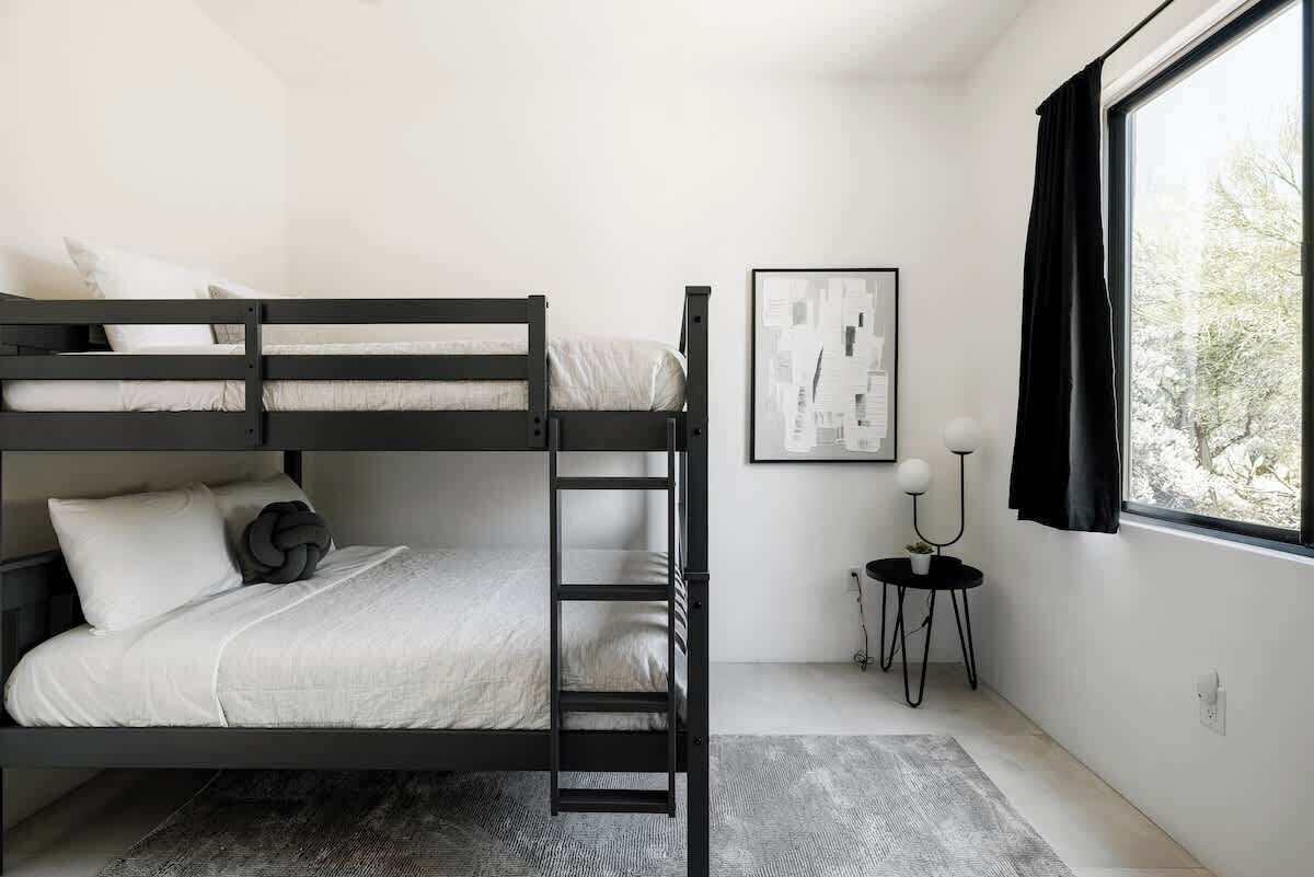 5 Schlafzimmer, Bügeleisen/Bügelbrett, Reisekinderbett, WLAN