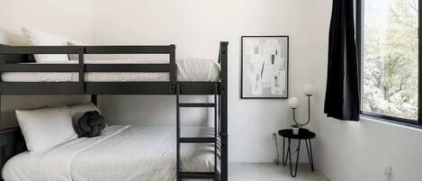 5 Schlafzimmer, Bügeleisen/Bügelbrett, Reisekinderbett, WLAN