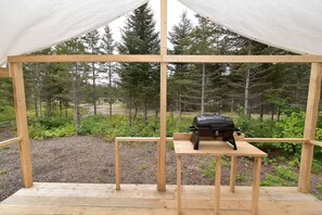 Property grounds - Le tigneny!: Ready to camp in Charlevoix! (Saint-Siméon)