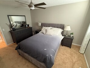 Iron/ironing board, WiFi, bed sheets - 3-bedroom 3 bath house, well stocked kitchen next to rec center and trails (Bella Vista)
