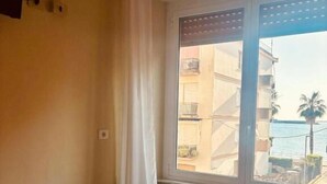 Doppel- oder Zweibettzimmer, Balkon, Meerblick | Innenbereich