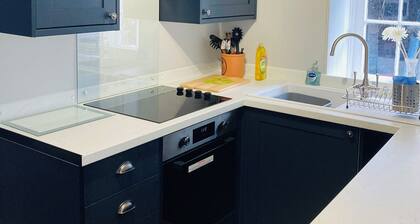 Cosy cottage in the heart of Llandeilo. Perfect for a quick and convenient stay.