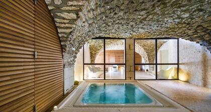 Chambre provençale au cœur d'un domaine