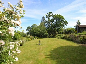 Property grounds - Historic house, parking, pets welcome (MONTBRAY)