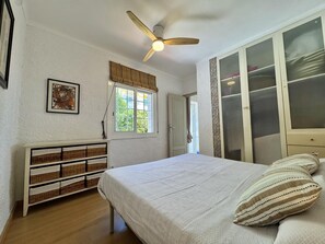 1 bedroom, free WiFi - Apartment, sea view - 4 guests (Roses)
