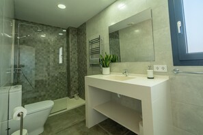 Bathroom - Spacious 6-bedroom house with AC in wonderful Son Serra de Marina (Son Serra de Marina)