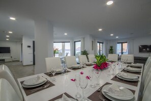 Dining - Spacious 6-bedroom house with AC in wonderful Son Serra de Marina (Son Serra de Marina)