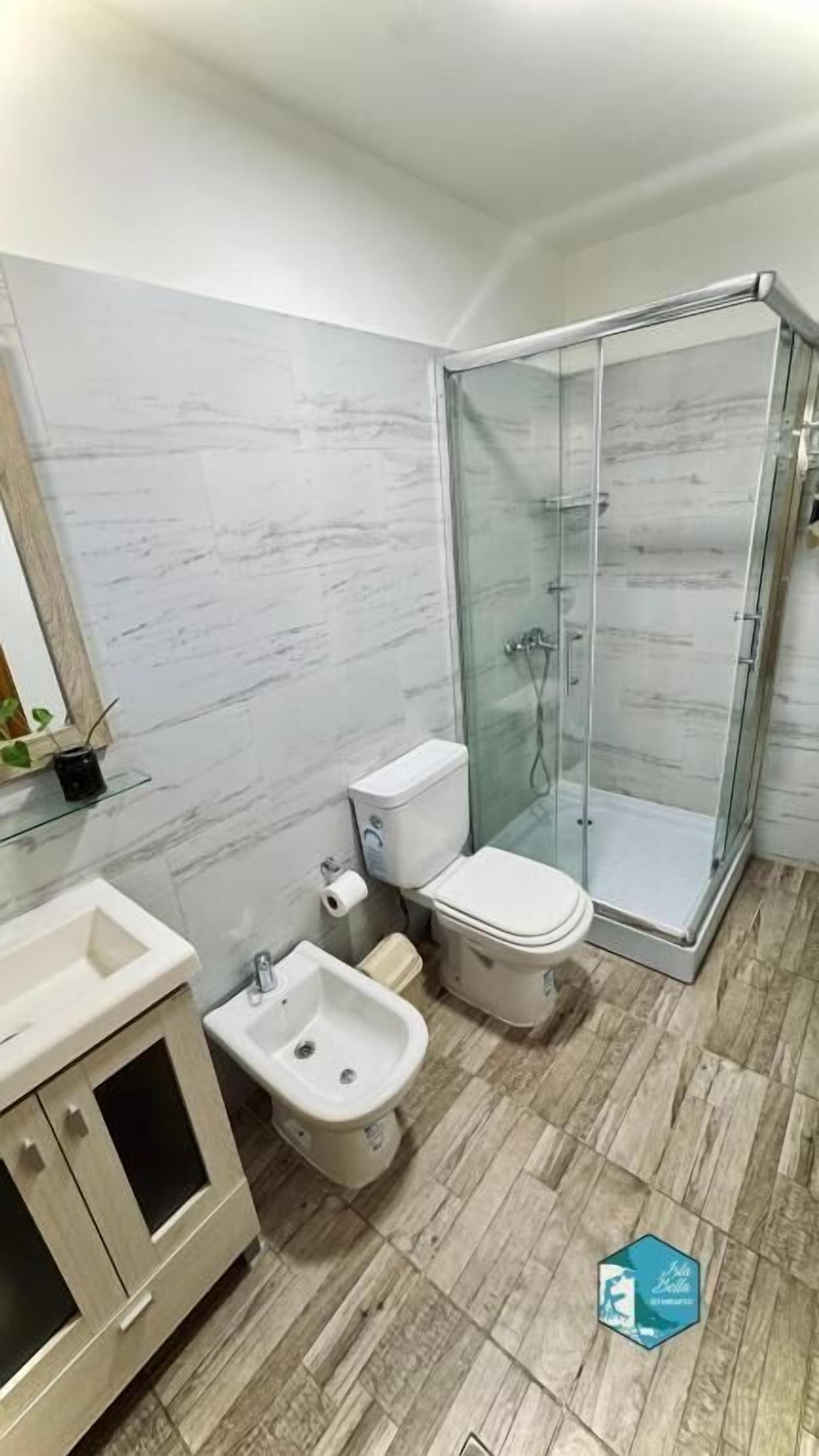 Deluxe Double or Twin Room, Patio, Garden View | Bathroom