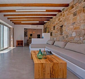 Living area - Villa Ibti 6 bedrooms Private Pool (Ermoupoli)