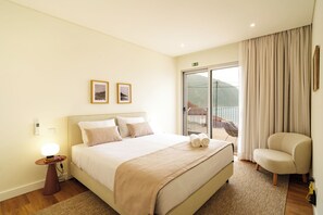 Room - Vrbo Property (Seixal)