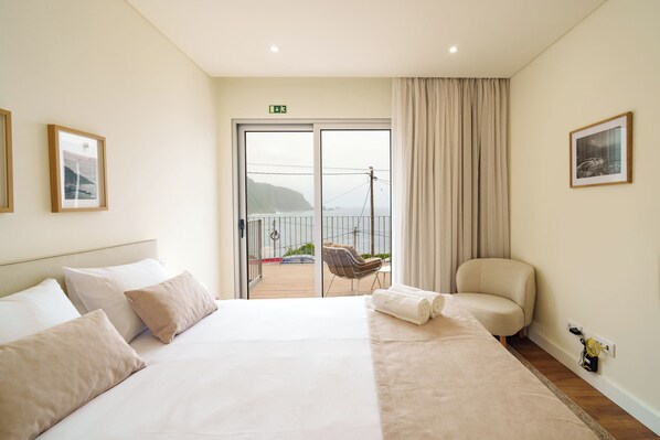 Room - Vrbo Property (Seixal)