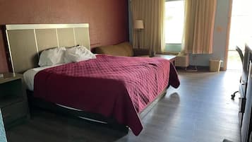 In-room safe, WiFi (free), bed sheets