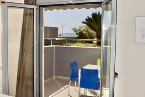 Dining - Panthea Studios by Greek Pride (Skala Fourkas)