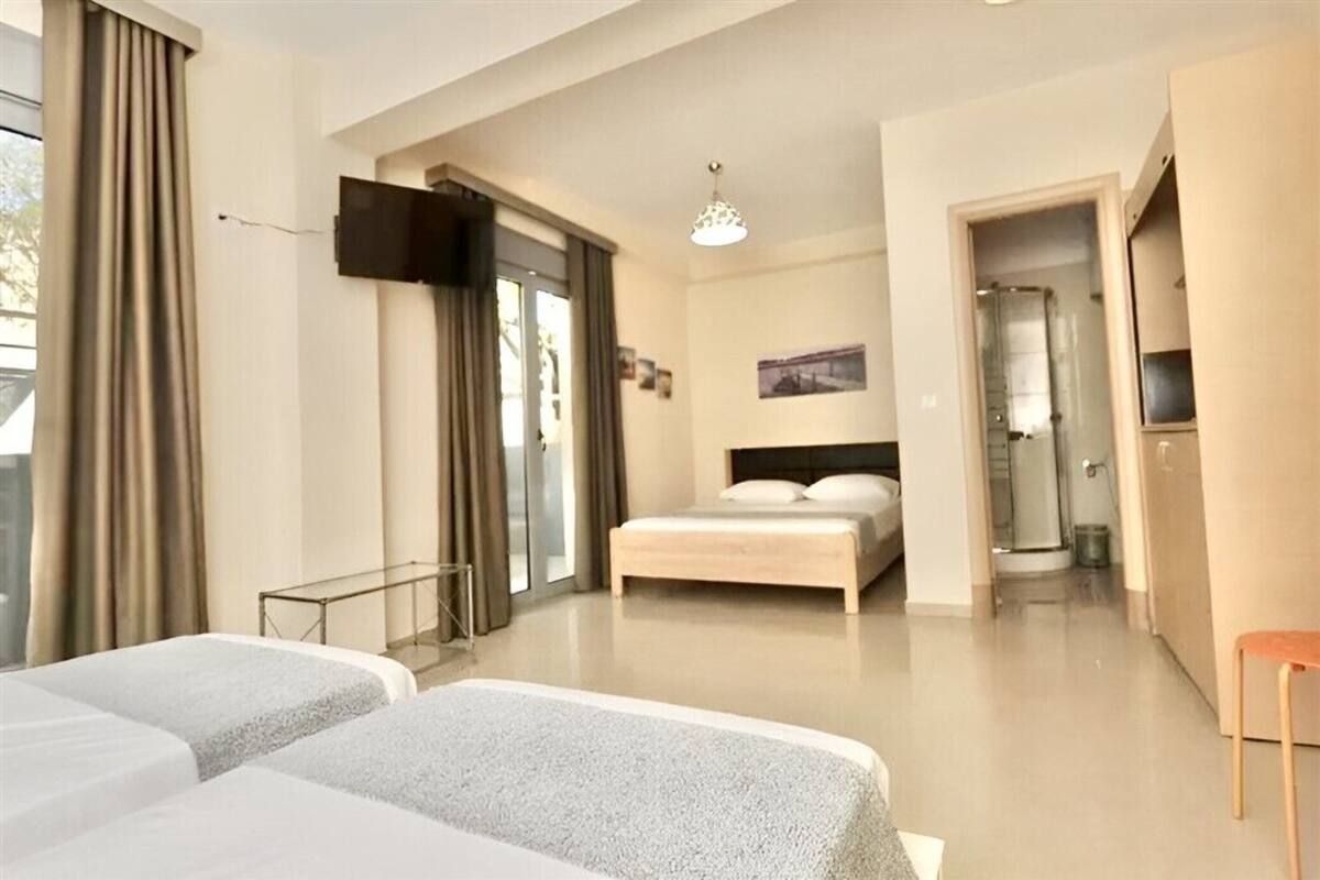 Family Studio, Balcony | WiFi (free)