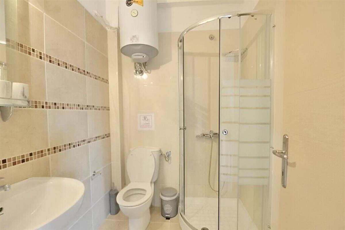 Classic Studio, Balcony | Bathroom | Shower, towels, soap, shampoo