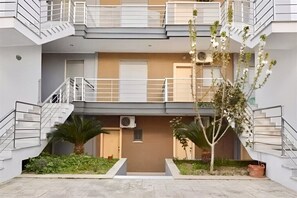 Exterior detail - Panthea Studios by Greek Pride (Skala Fourkas)
