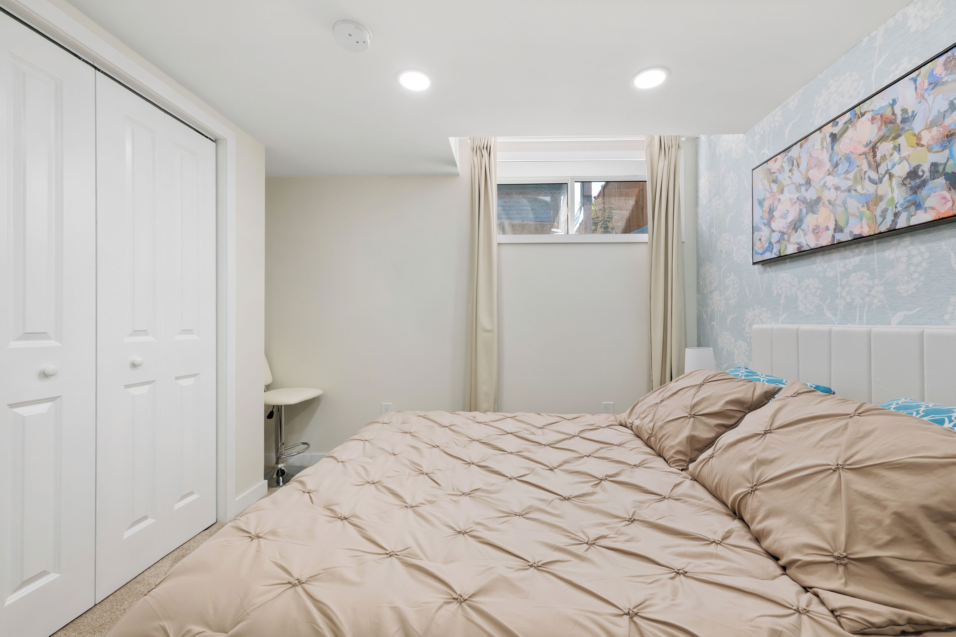 1 bedroom, desk, iron/ironing board, travel crib