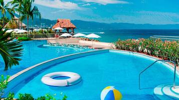 3 piscinas al aire libre