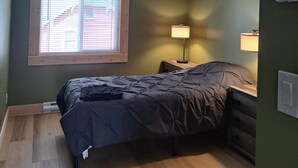5 bedrooms, iron/ironing board, WiFi, bed sheets - Fantastic 5-bedroom house in lovely Bralorne BC. (Squamish-Lillooet A)