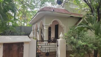 Casa com design assinado, vista para a montanha | Vista para o jardim