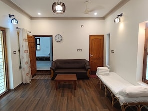 Signature House, Mountain View | Interior - Sonagiri Serene Homestay (Tiruvannamalai)