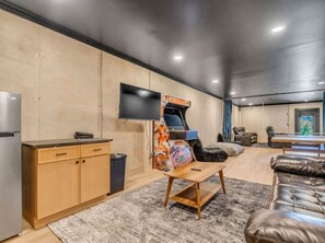 Interior - Rooftop Oasis | Hot Tub + Game Room (Knoxville)