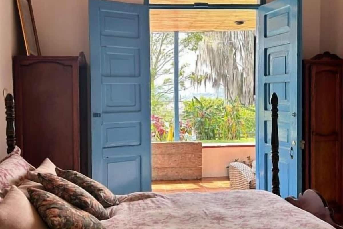 Comfort Double Room, Balcony, Hill View | WiFi (free)