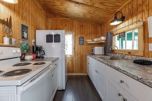 Coffee/tea maker, fridge, microwave, oven - Historic Rockaway Beach Cottage 12 (Rockaway Beach)