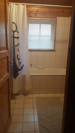 Towels, toilet paper - Vrbo Property (Hulshorst)