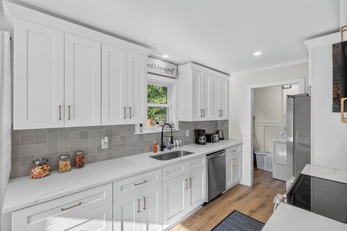 Twin Lake Retreat - Near Downtown Summerville
