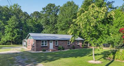 Twin Lake Retreat - Near Downtown Summerville