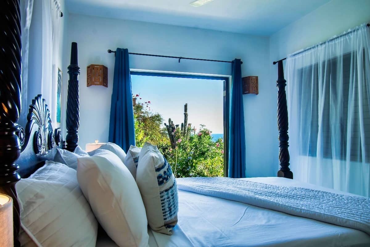 Luxury Villa | In-room safe, blackout drapes, iron/ironing board, WiFi (free)