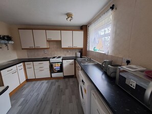 Private kitchen - Apartment Sleeps 5 With Parking (Nottingham)