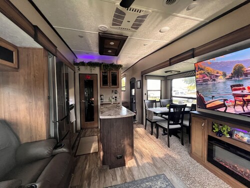Lake front on Conroe RV Stay !