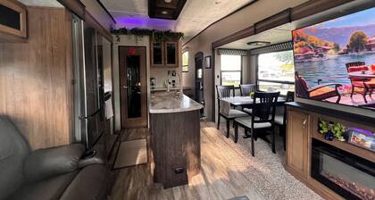 Lake front on Conroe RV Stay !