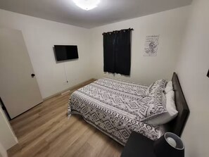 2 Schlafzimmer, Schreibtisch, kostenloses WLAN, Bettwäsche