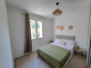 Iron/ironing board, WiFi, bed sheets - Vrbo Property (San-Nicolao)