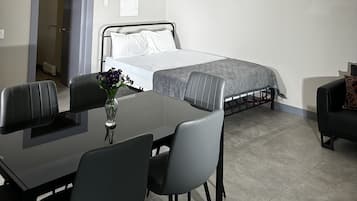 WiFi, bed sheets