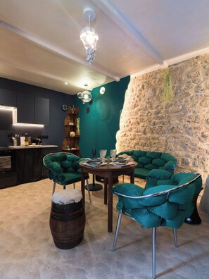 Dining - Vrbo Property (Saint-Jacut-de-la-Mer)