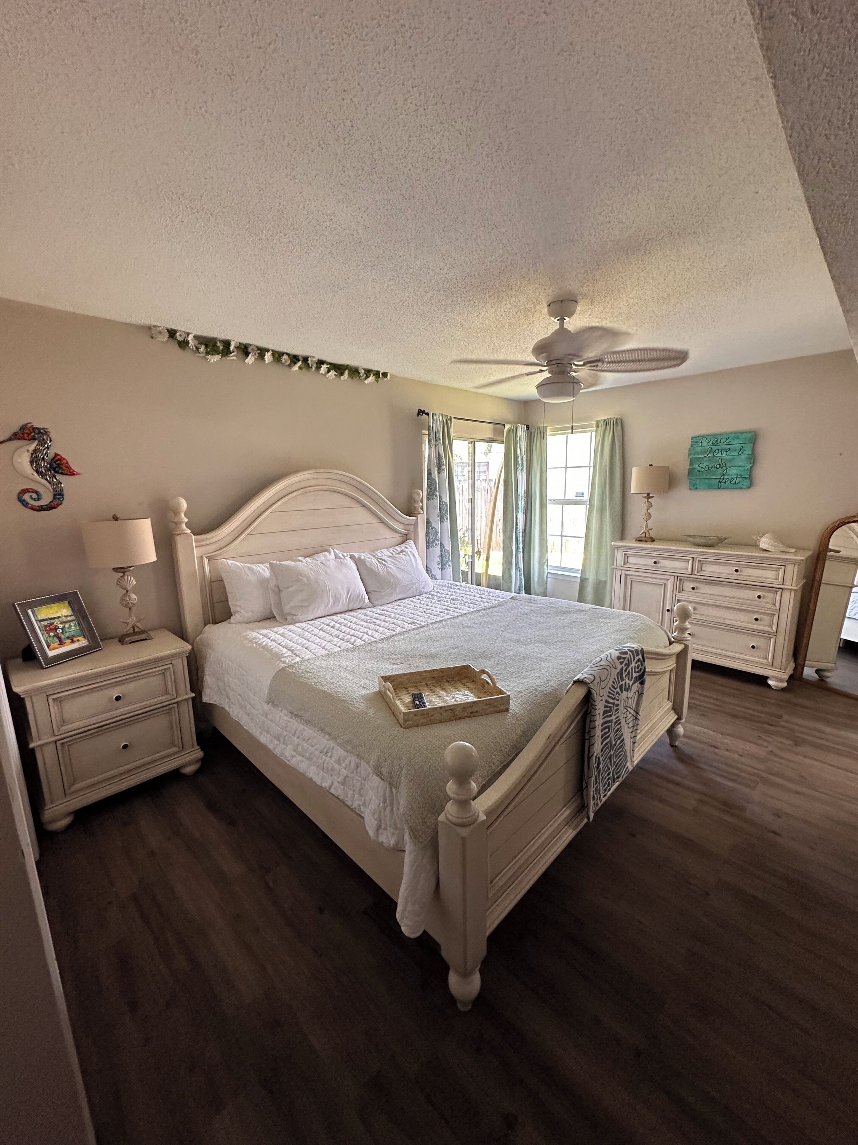 3 bedrooms, WiFi, bed sheets, wheelchair access