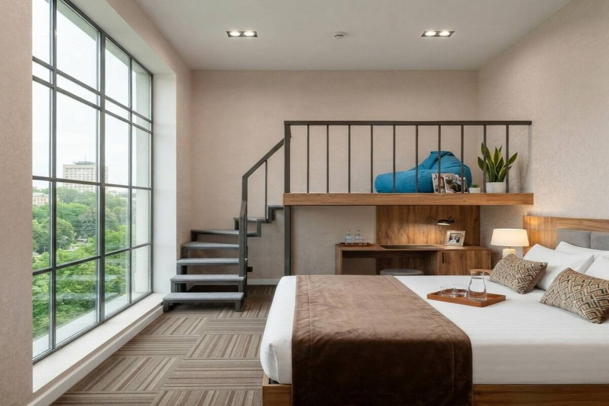ห้องซูพีเรียดับเบิลหรือทวิน, วิวเมือง | ตู้นิรภัยในห้องพัก, โต๊ะทำงาน, พื้นที่ทำงานแบบใช้แล็ปท็อป, ผ้าม่านกันแสง
