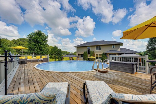 Private Getaway! Massive Springfield Area Home