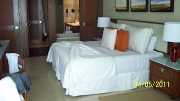 Deluxe Condo, Ocean View | In-room safe, blackout curtains, iron/ironing board (on request)