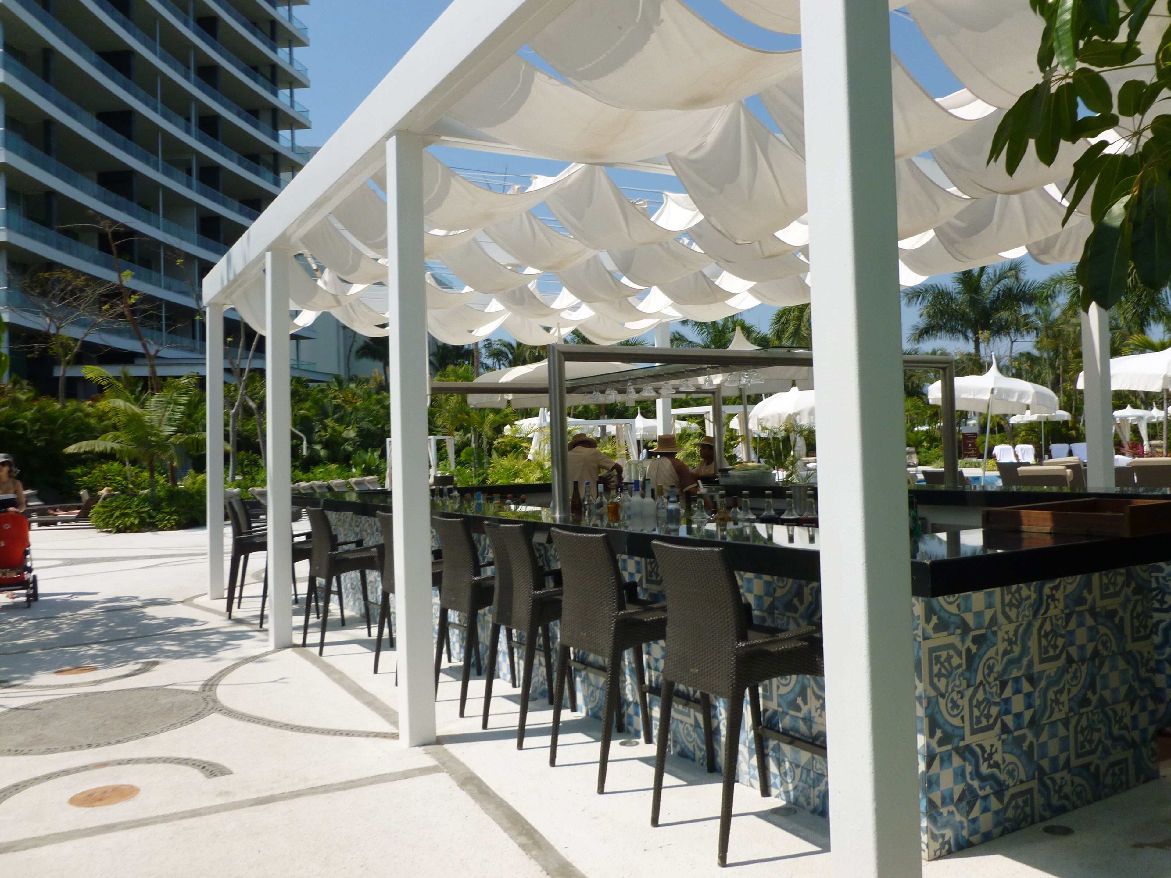 Poolbar