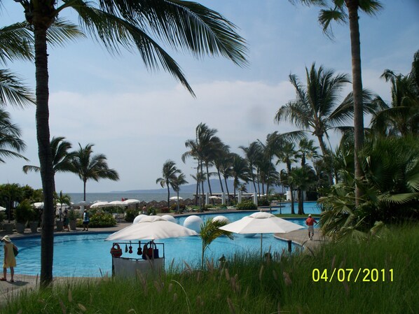 8 outdoor pools, free pool cabanas - Condo Nayarit (Nuevo Nayarit)