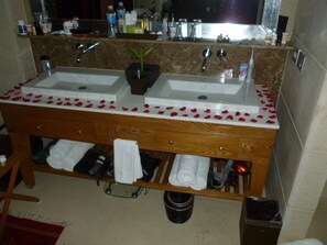 Deluxe Condo, Ocean View | Bathroom | Free toiletries, slippers, towels, soap - Condo Nayarit (Nuevo Nayarit)
