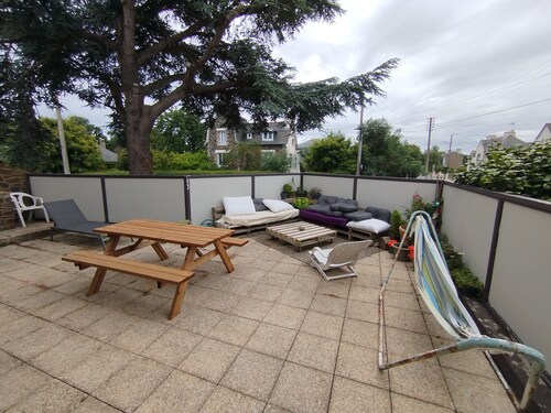 A charming, comfortable family home nestled between the sea and nature
